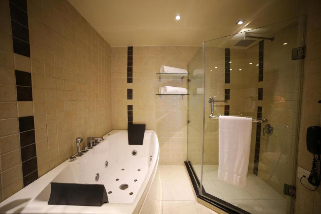 Park Lane Hotel Lahore Eksteriør billede